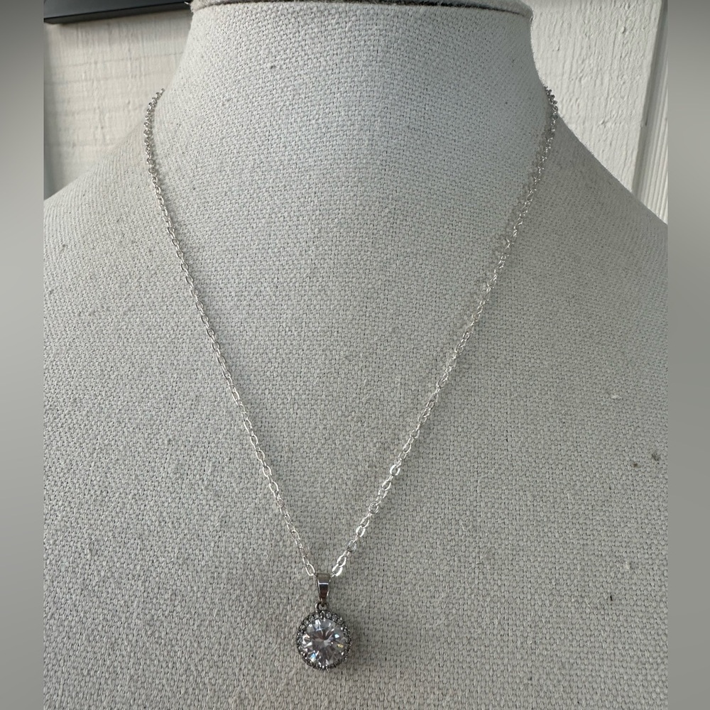 Lovely large round CZ pendant 925 chain